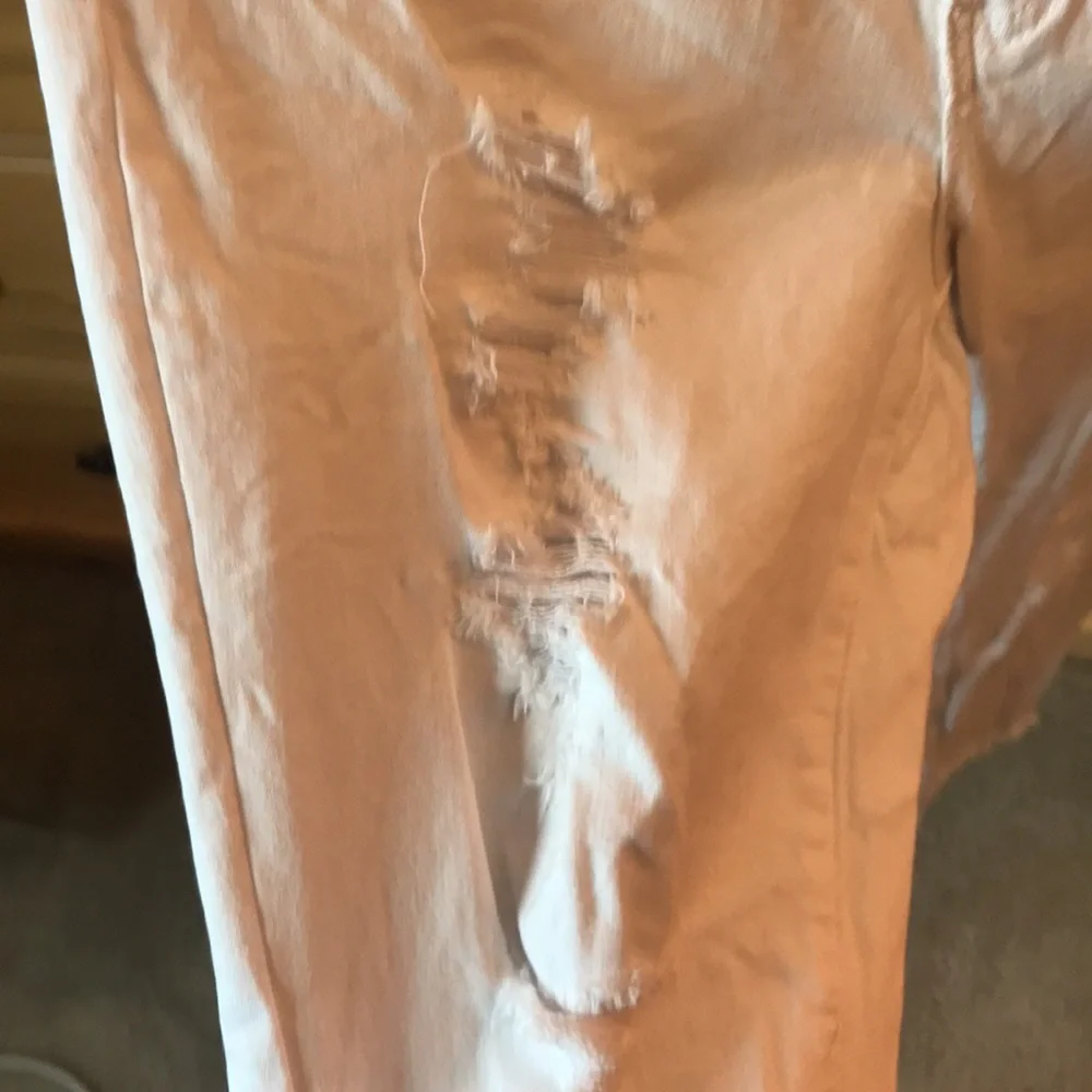 Kancan High Rise Distressed White Jeans Size 30
